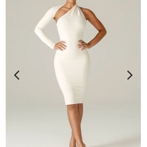 *BRAND NEW* with tags! Off white fitted Alieva dress for sale.